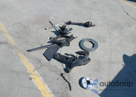 2018 Toyota Rav4 Xle from USA, damaged, VIN JTMRFREV2JJ717638